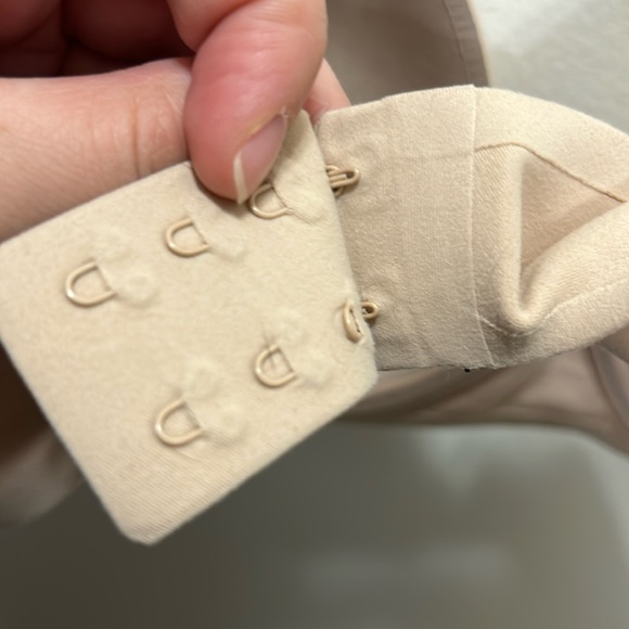 SMOOTHEZ Full Coverage Lightly Lined Bra - Picture 12 of 13